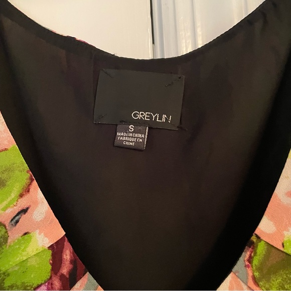 Floral Peplum Top - Picture 2 of 5